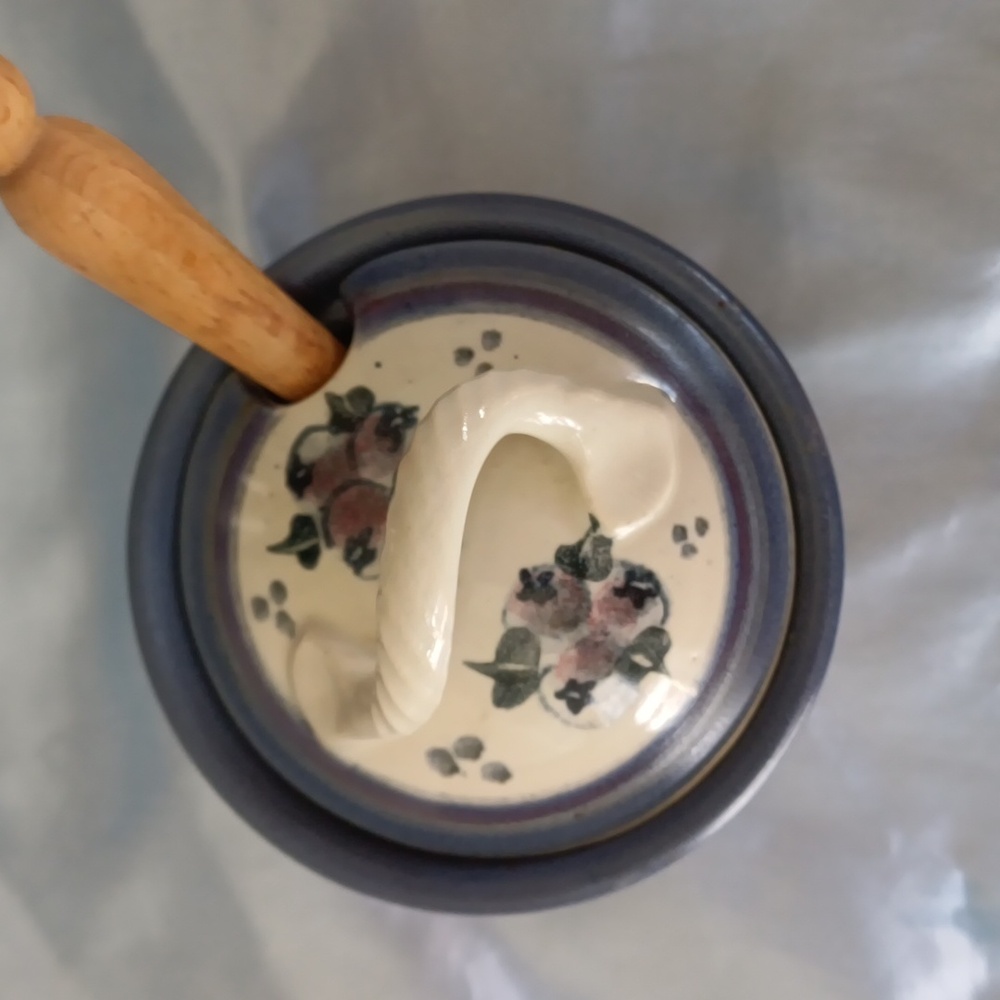 Small Blueberry Patterned Dish - Picture 2 of 4